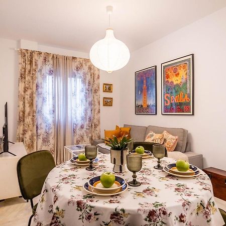 Piso Con Patio Privado Y Parking Nervion Sevilla Ngoại thất bức ảnh