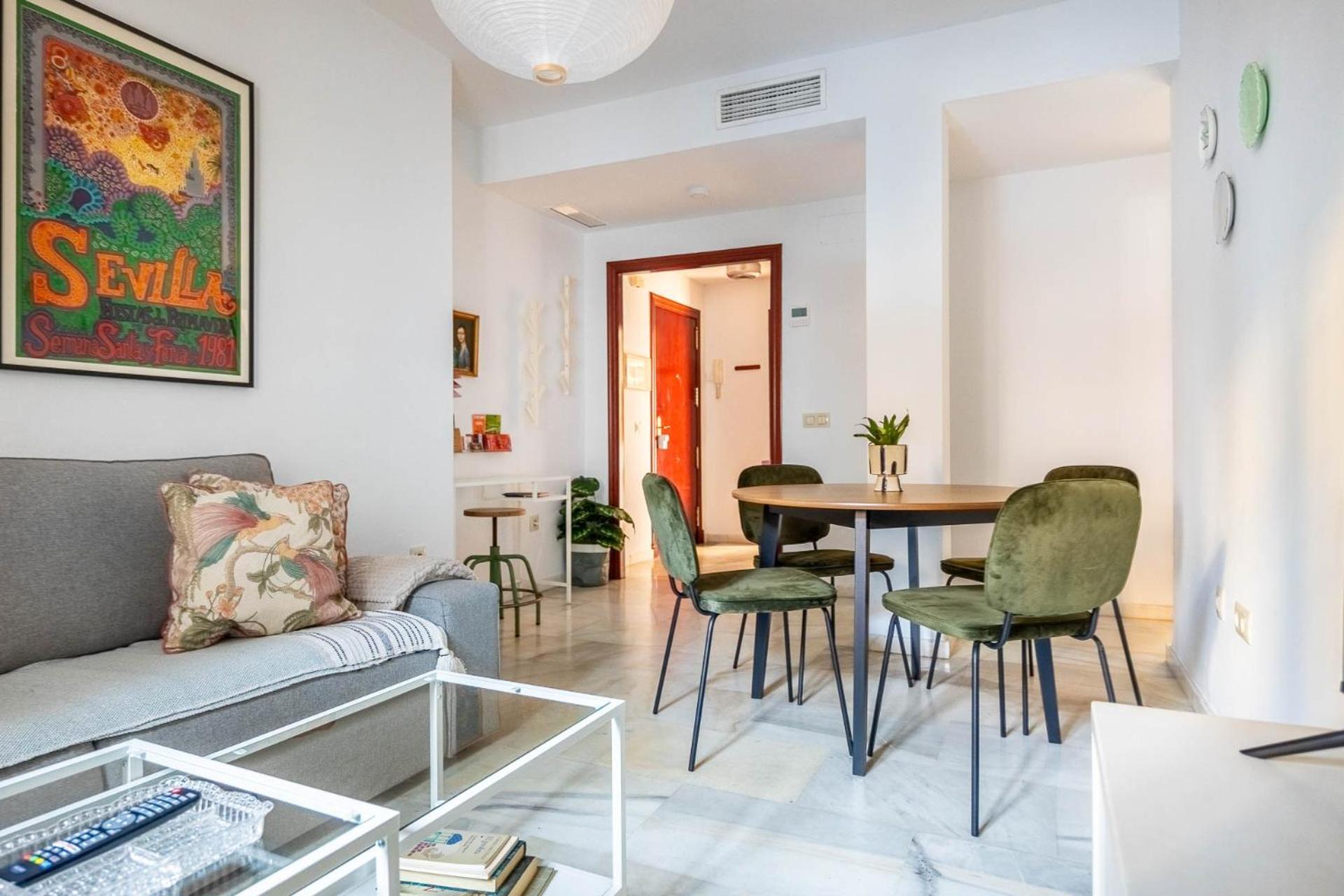 Piso Con Patio Privado Y Parking Nervion Sevilla Ngoại thất bức ảnh