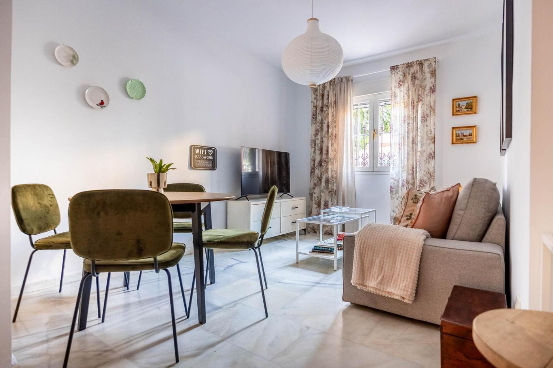 Piso Con Patio Privado Y Parking Nervion Sevilla Ngoại thất bức ảnh