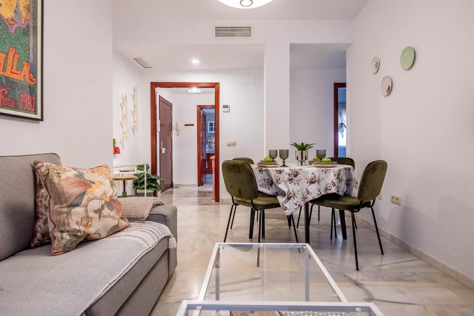Piso Con Patio Privado Y Parking Nervion Sevilla Ngoại thất bức ảnh