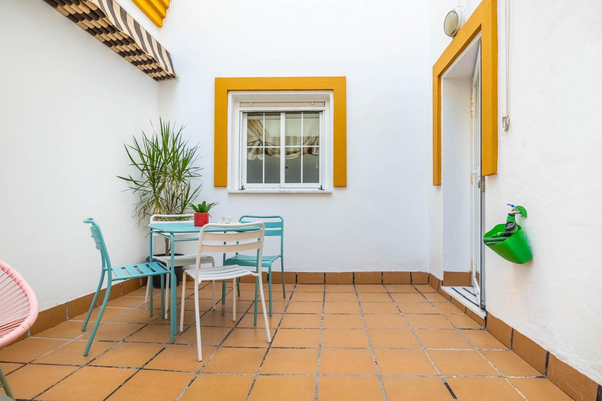 Piso Con Patio Privado Y Parking Nervion Sevilla Ngoại thất bức ảnh