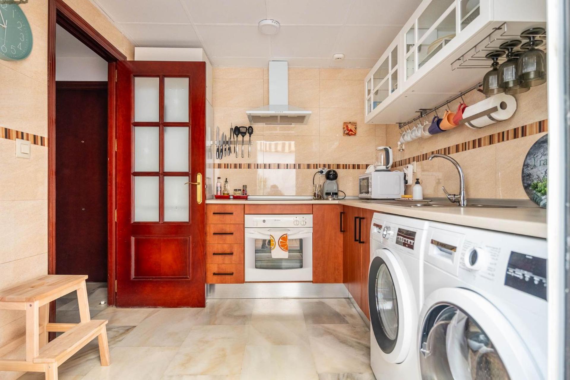 Piso Con Patio Privado Y Parking Nervion Sevilla Ngoại thất bức ảnh